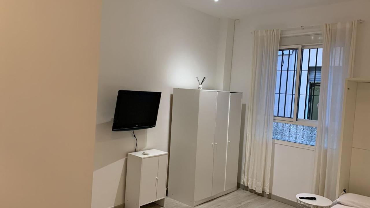 Estupendo Estudio Al Lado De Plaza La Merced Malaga Luaran gambar