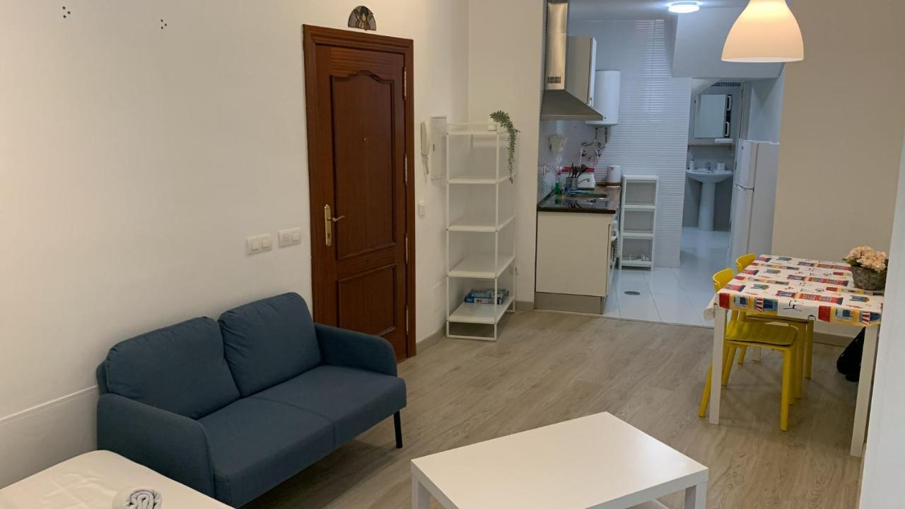 Estupendo Estudio Al Lado De Plaza La Merced Malaga Luaran gambar